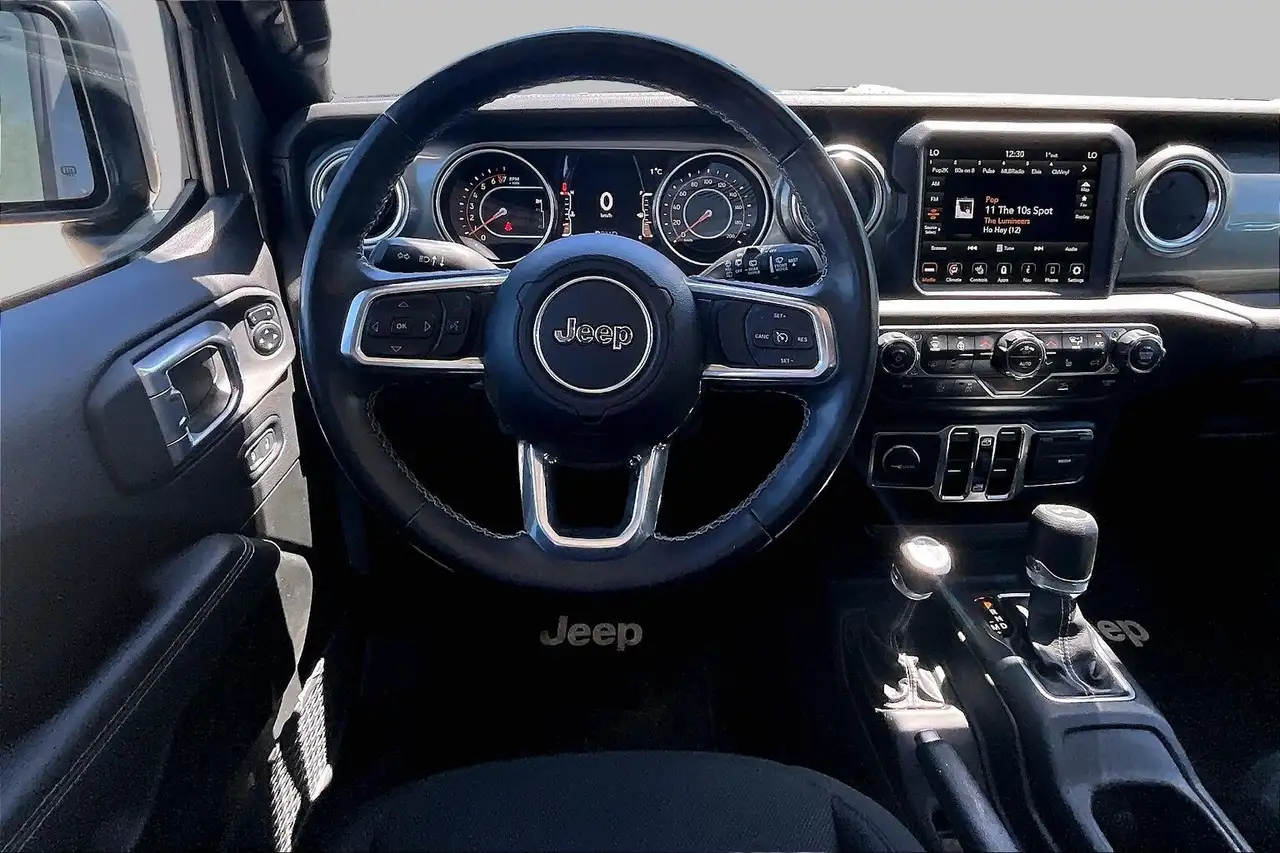 Jeep Wrangler снимка Jeep Wrangler