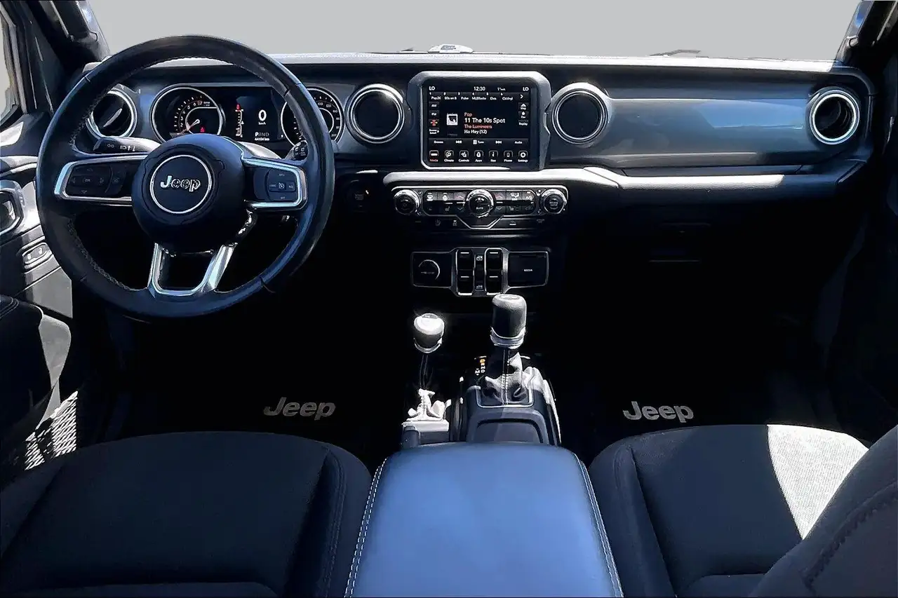 Jeep Wrangler снимка Jeep Wrangler