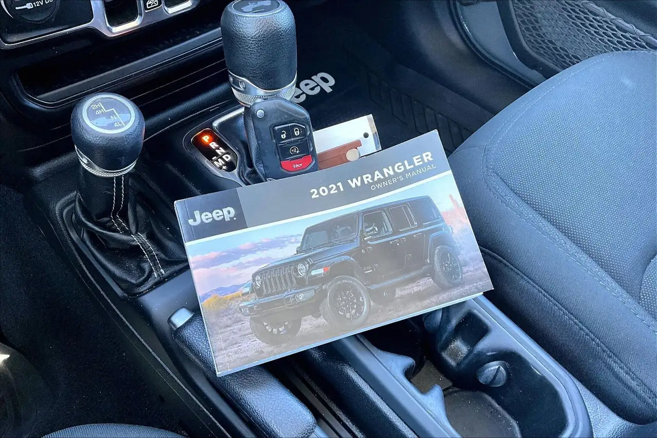 Jeep Wrangler снимка Jeep Wrangler
