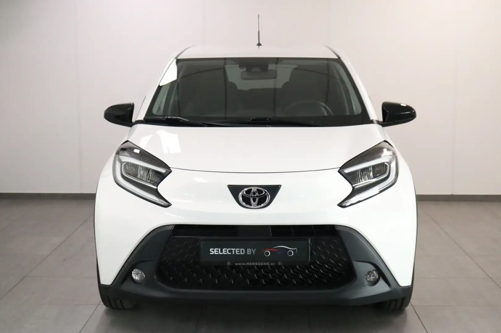 Toyota Aygo X 1.0 VVT-i MT first | Trekhaak! Wit - 2