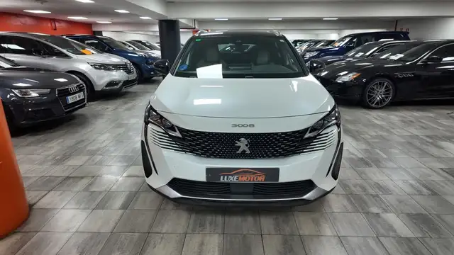 Peugeot 3008 view 2