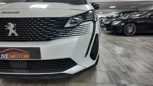 Peugeot 3008 view 9