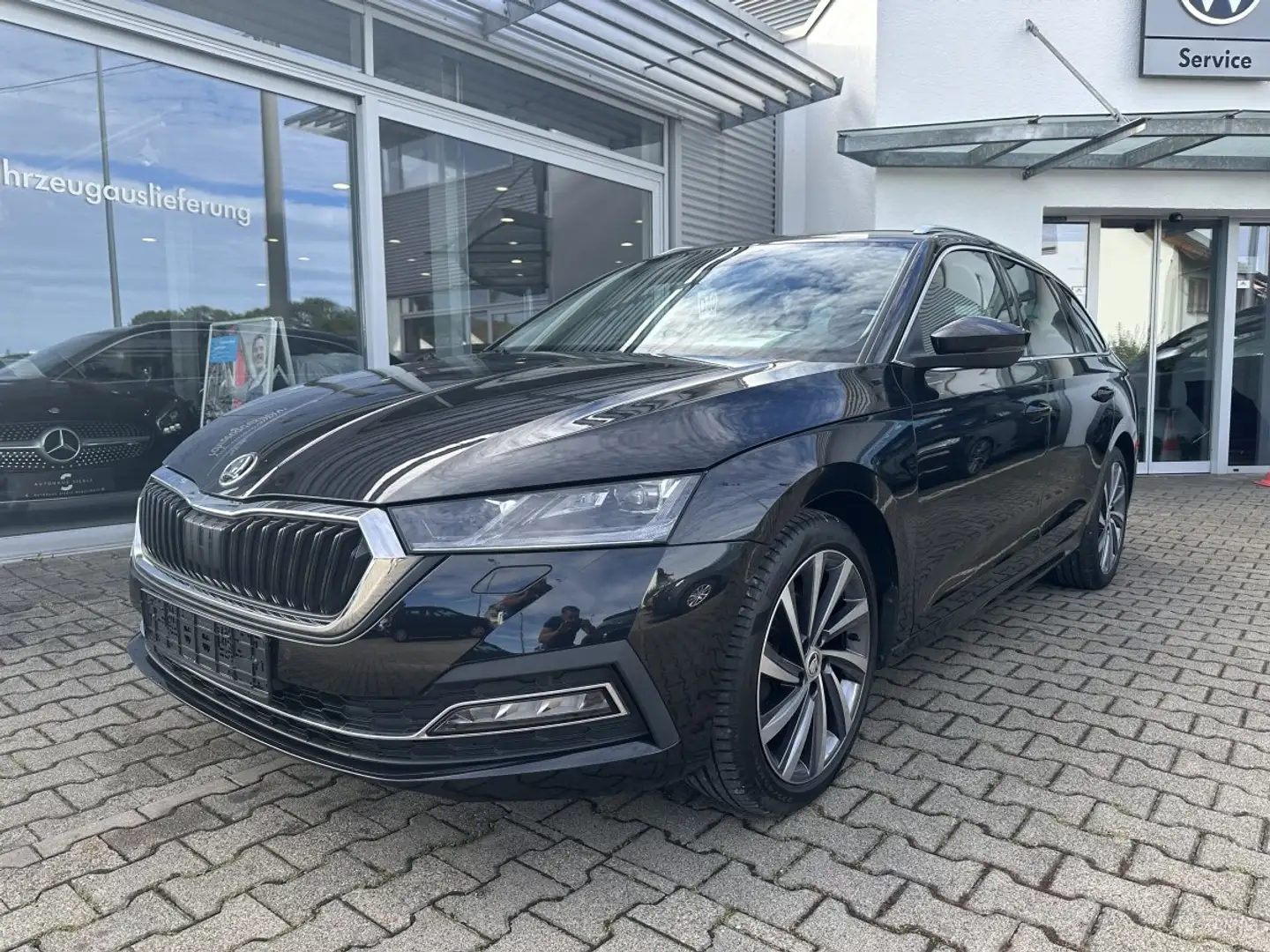 Skoda Octavia Octavia Combi 1.5G-TEC DSG FIRST EDITION*VC*LED Schwarz - 2