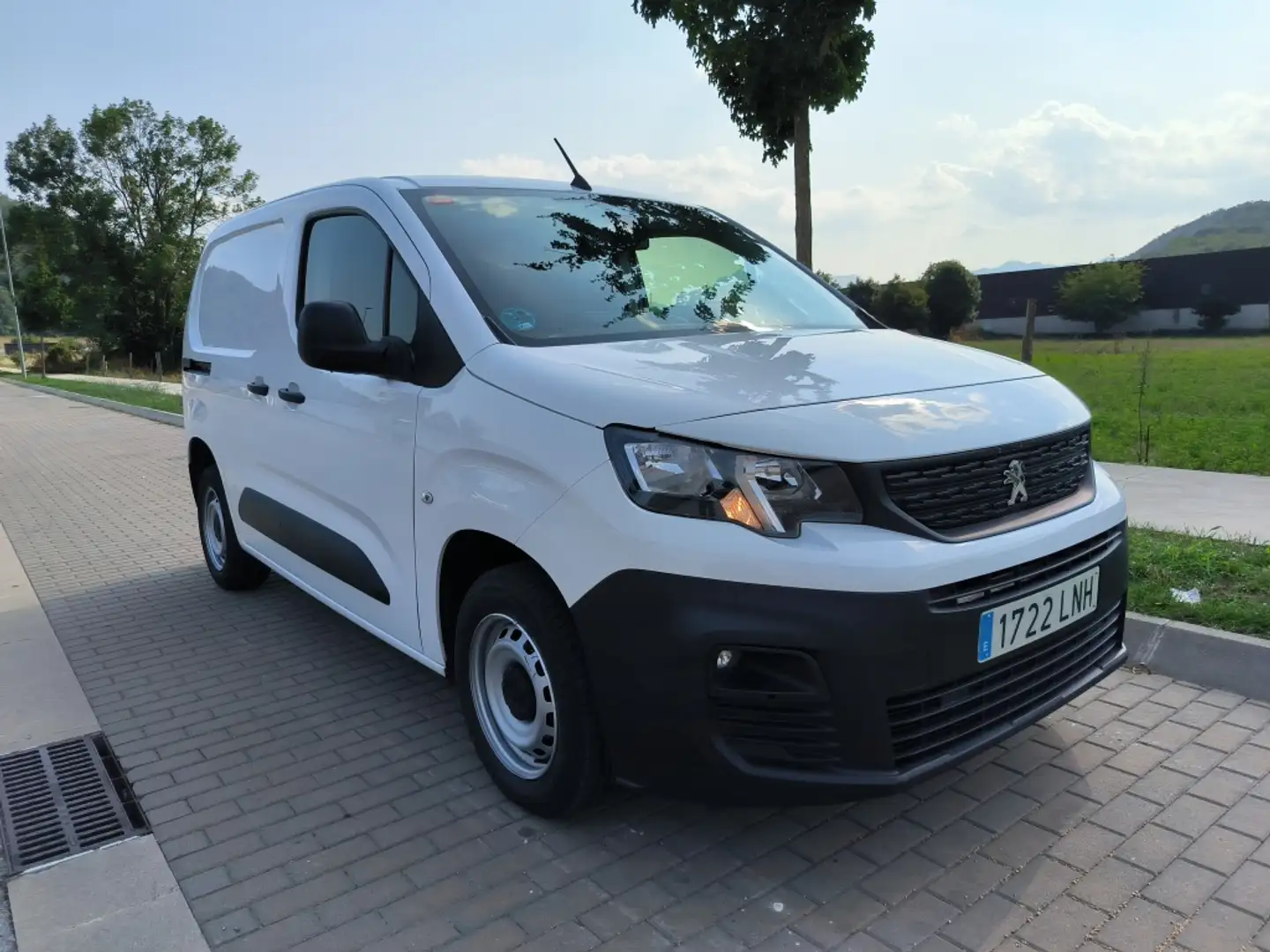 Peugeot Partner 1.5BlueHDI S&S Premium Standard 600kg 100 Weiß - 2