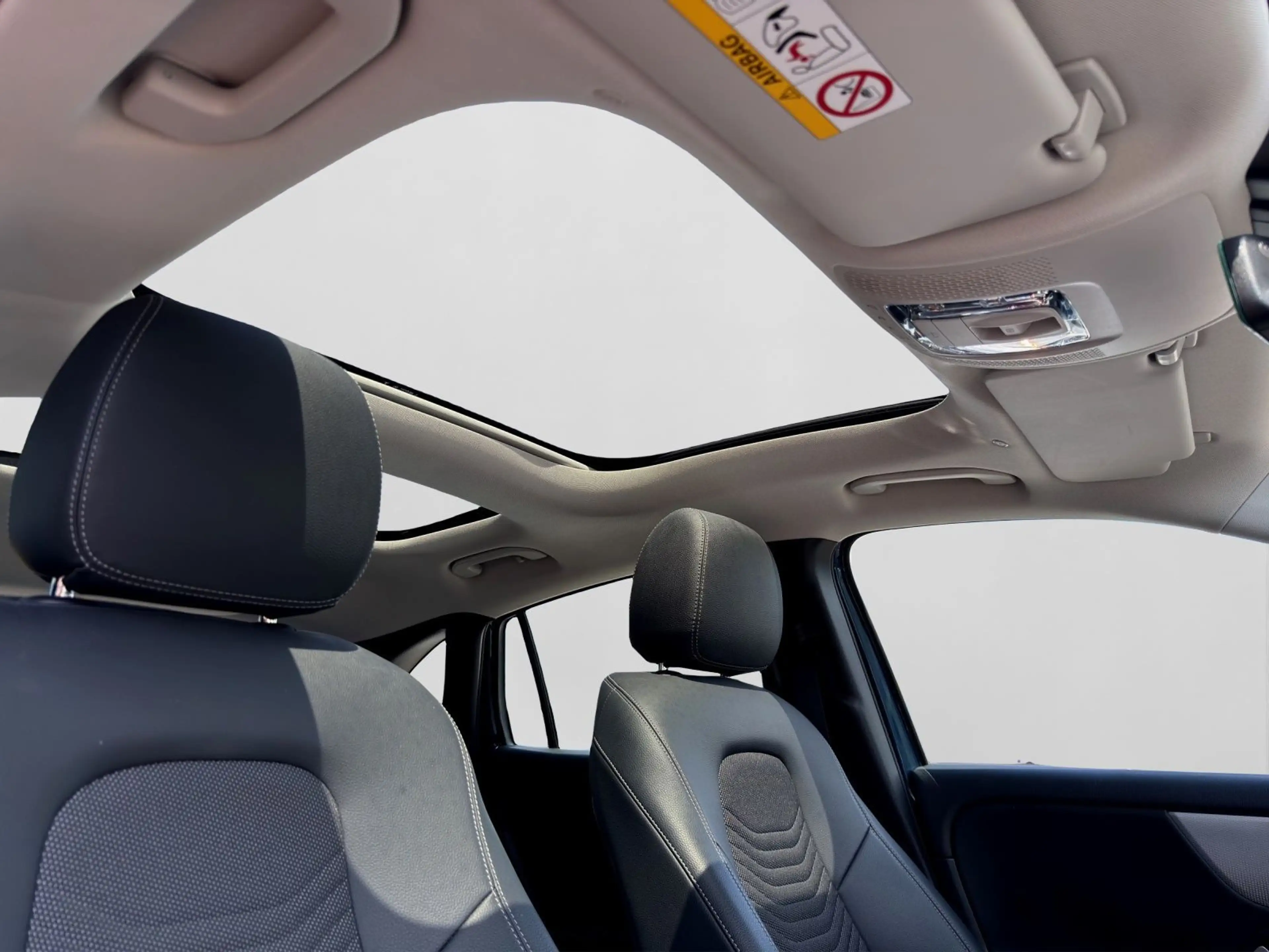 Mercedes-Benz GLA 200 LED PANO KAMERA NAVI — photo 18