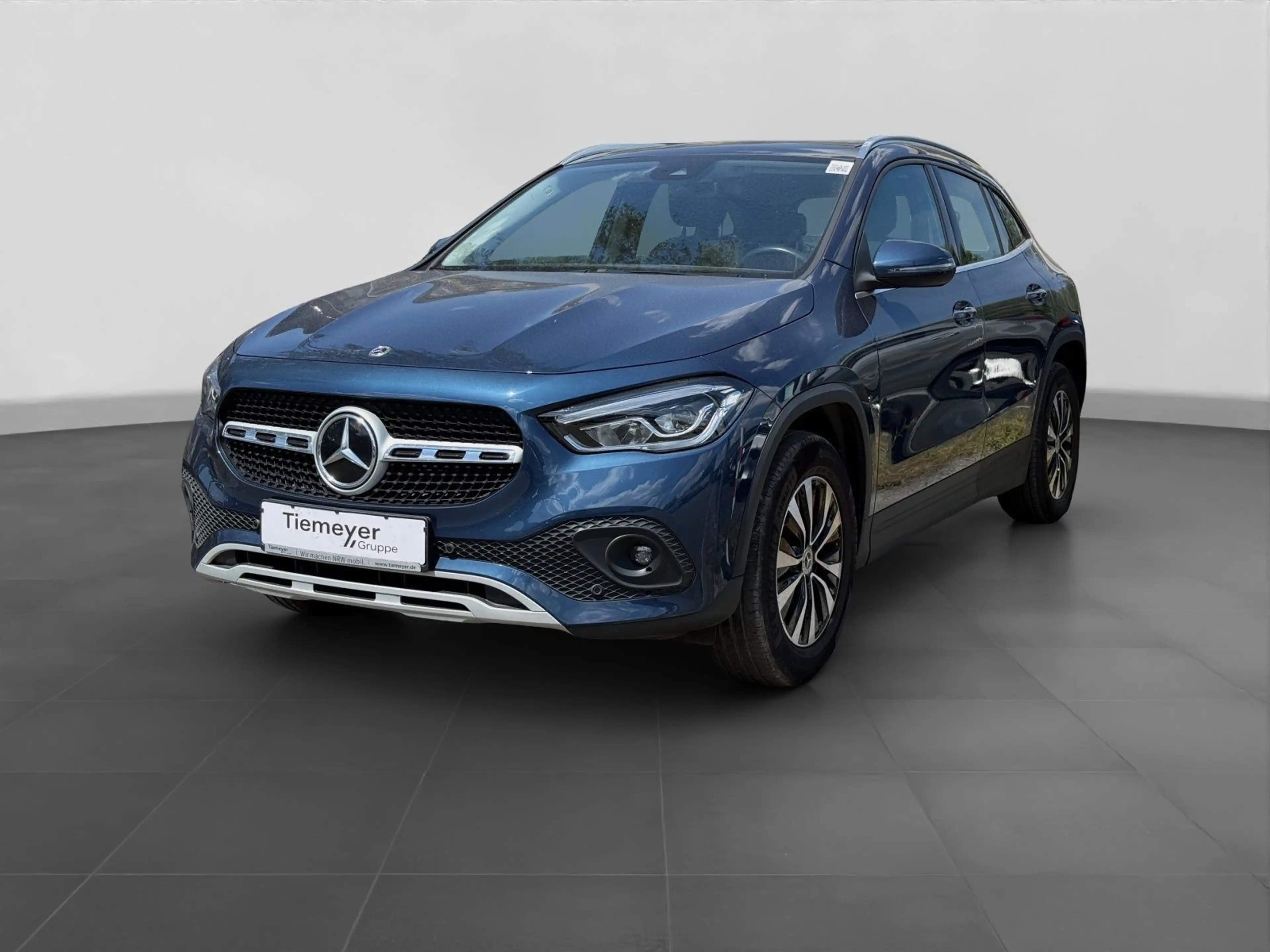 Mercedes-Benz GLA 200 LED PANO KAMERA NAVI — photo 2