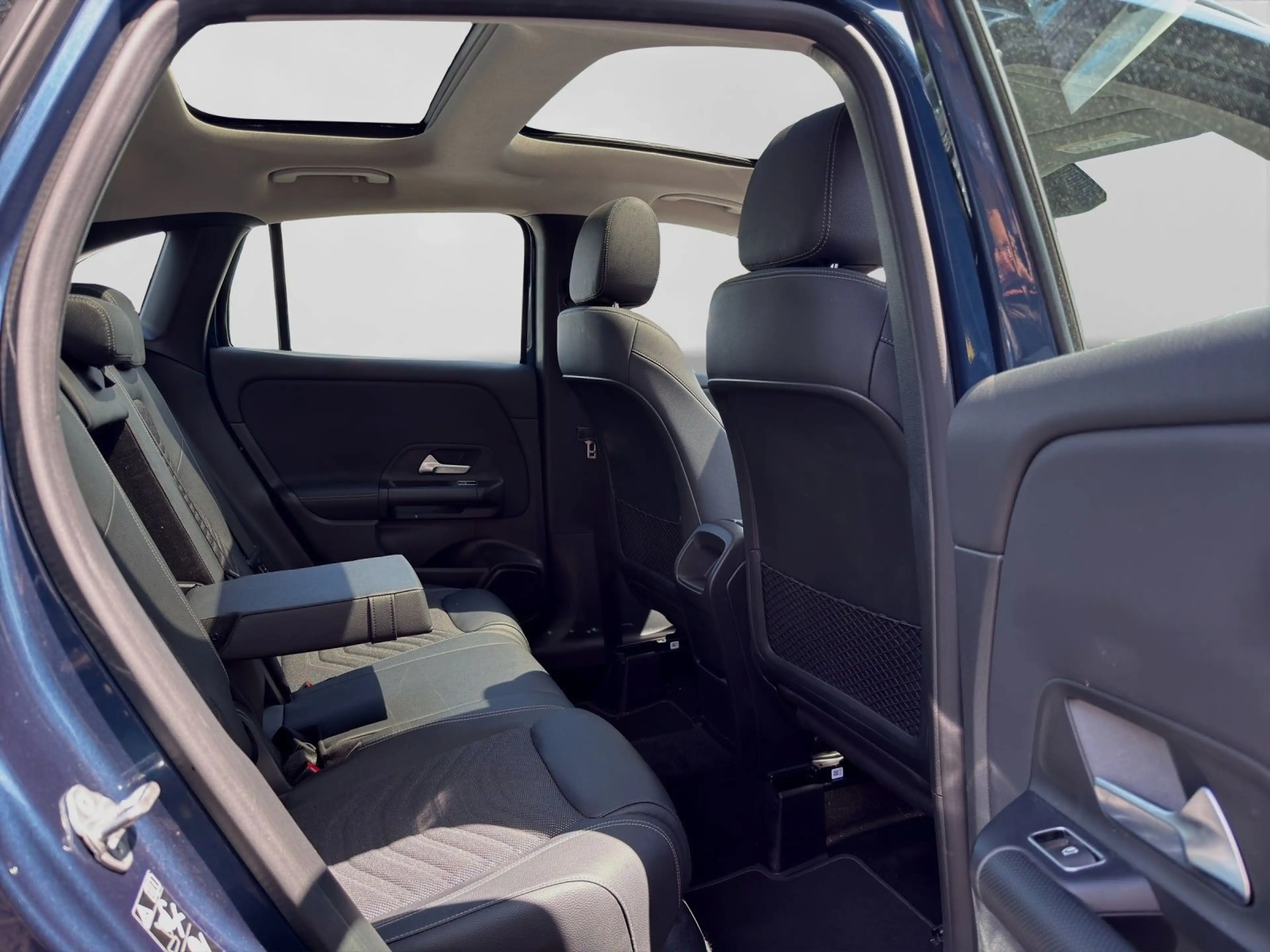 Mercedes-Benz GLA 200 LED PANO KAMERA NAVI — photo 6