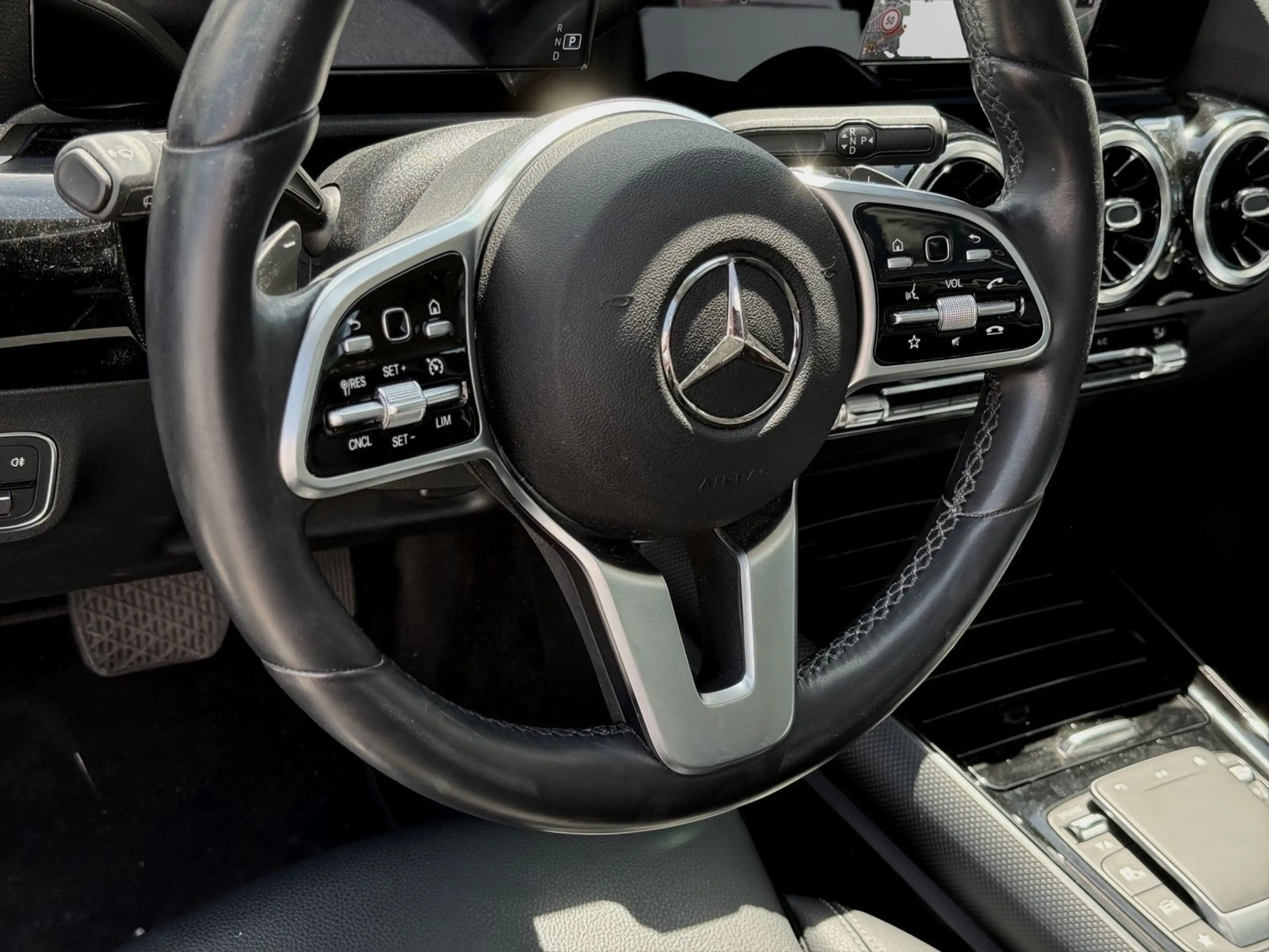 Mercedes-Benz GLA 200 LED PANO KAMERA NAVI — photo 9