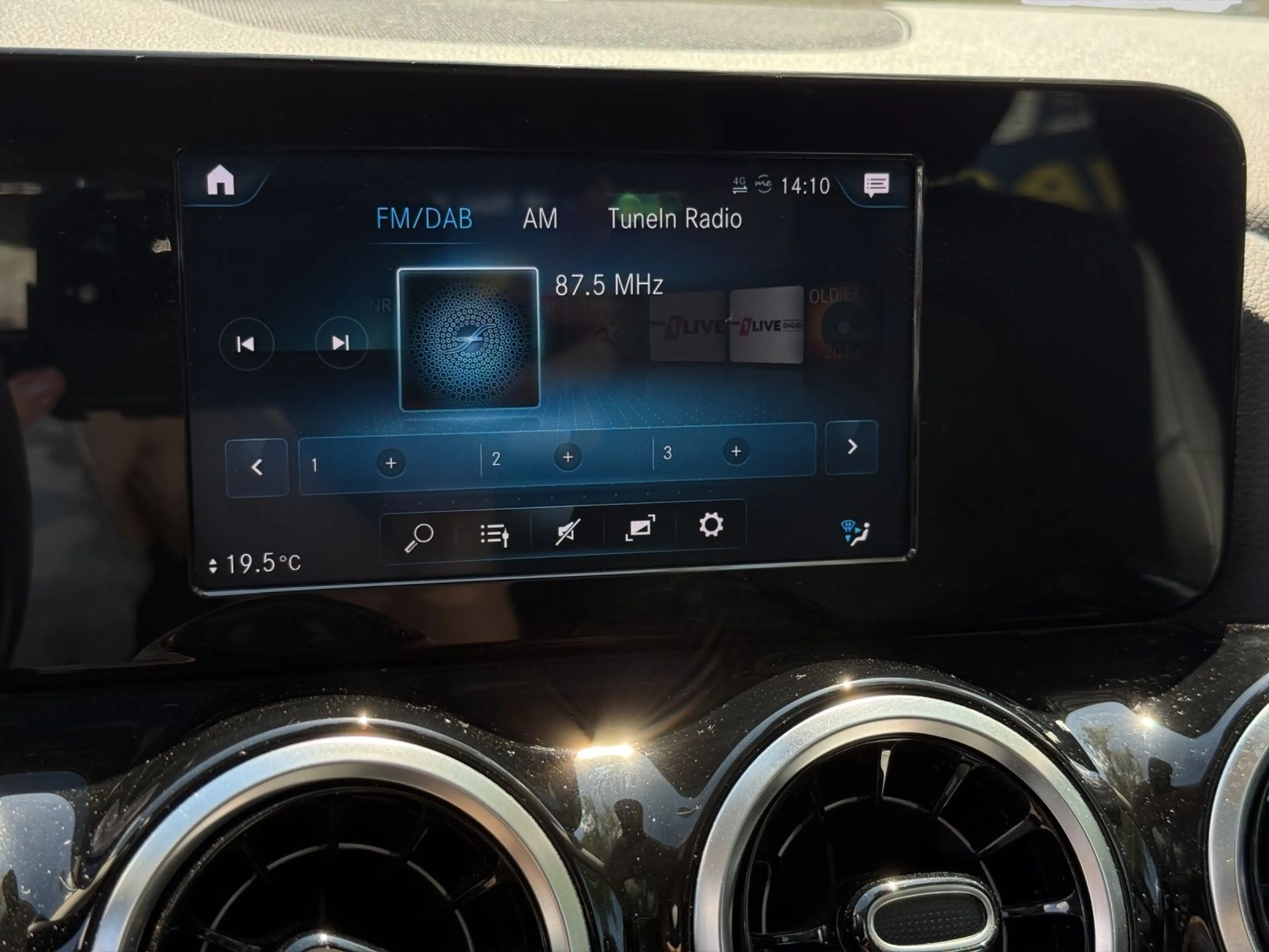 Mercedes-Benz GLA 200 LED PANO KAMERA NAVI — photo 15