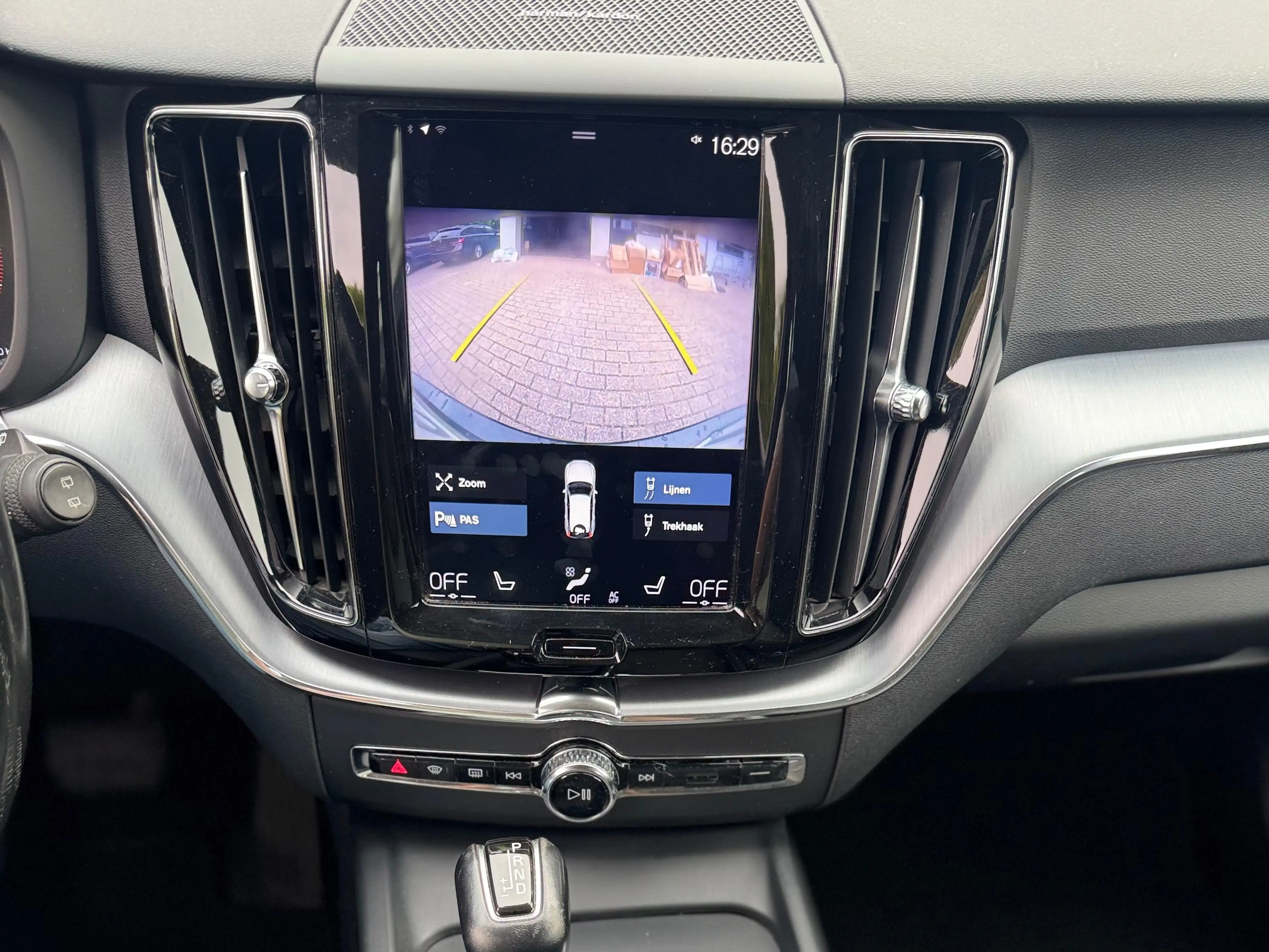 Volvo XC60 XC60 2.0 D4 Momentum — photo 13