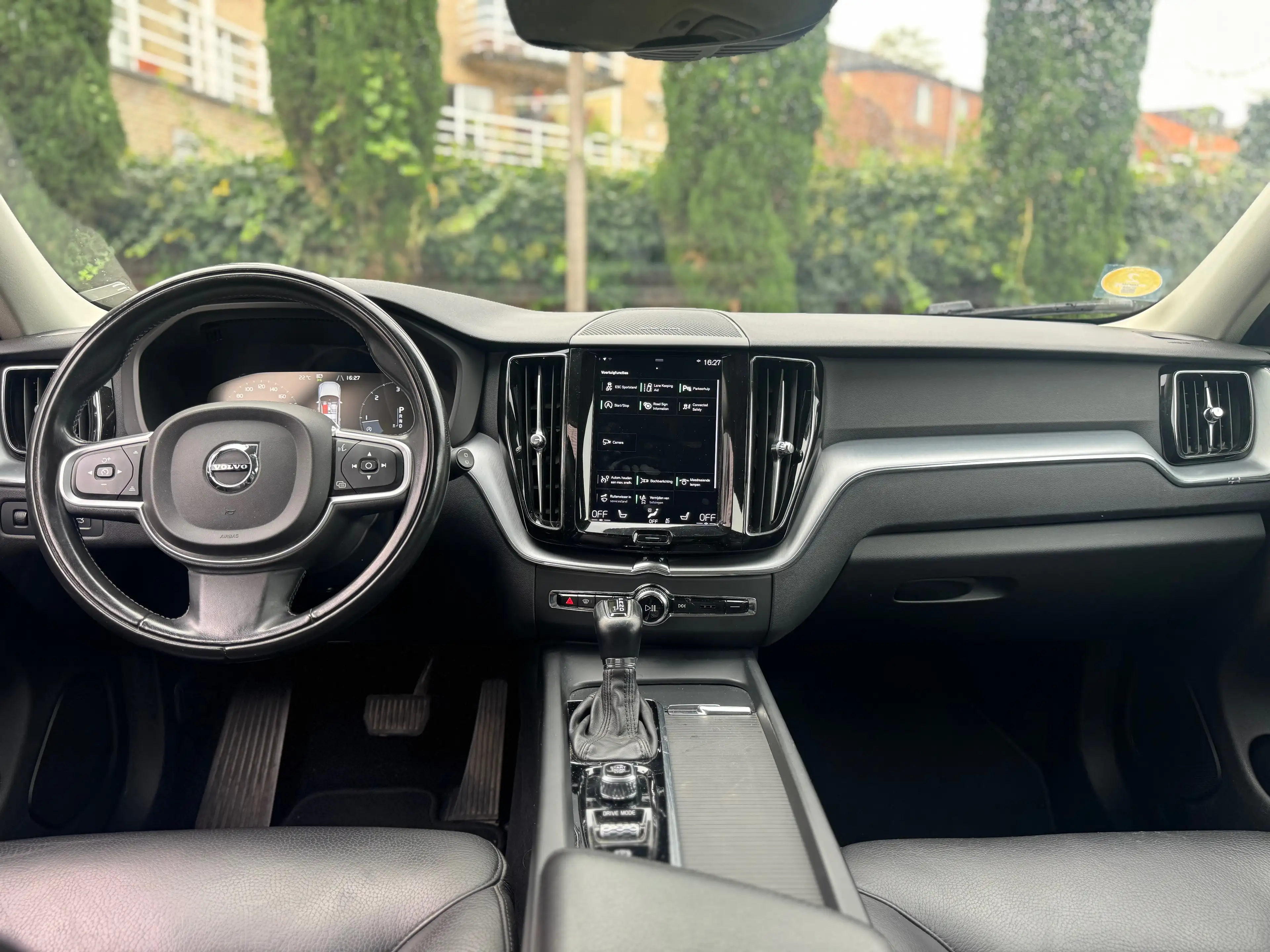 Volvo XC60 XC60 2.0 D4 Momentum — photo 10