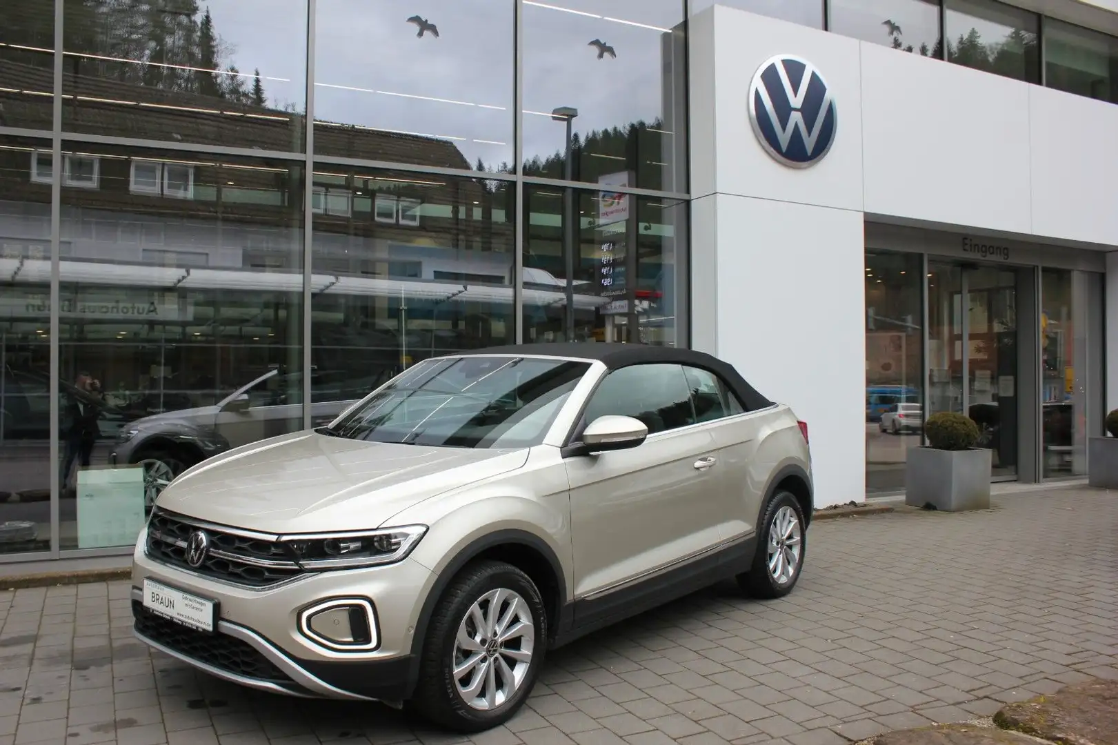 Volkswagen T-Roc Cabriolet Style 1.0 TSI Navi,LED,SHZ,BT Zilver - 1
