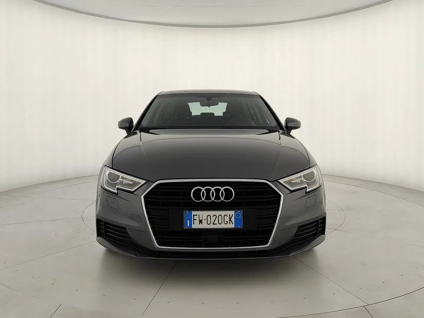 Audi A3 Sportback 30 1.6 TDI Admired 116cv s-tronic Grigio - 2