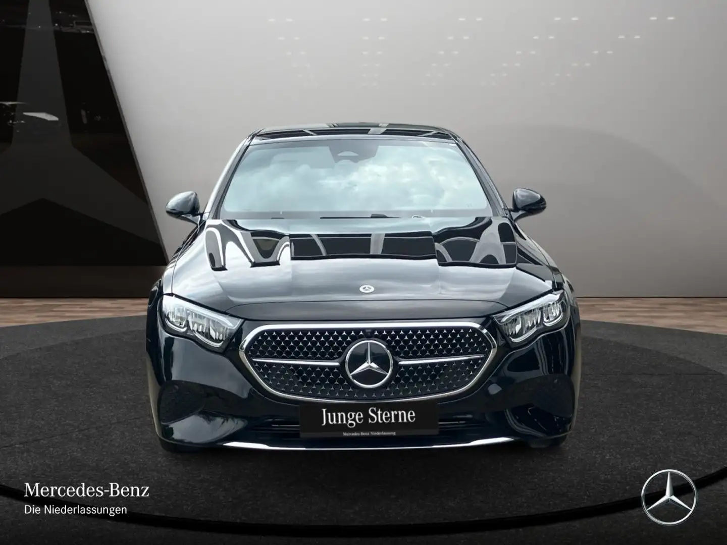 Mercedes-Benz E 220 d Avantgarde 360° Distr. LED AHK Totwinkel Schwarz - 2