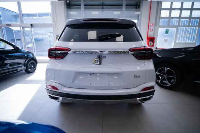 DR Automobiles DR5 view 5