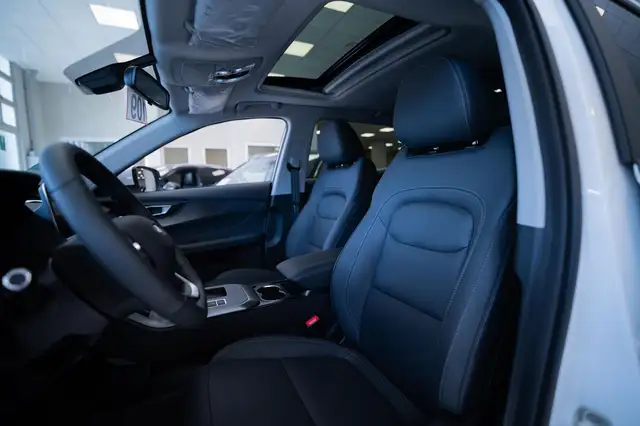 DR Automobiles DR5 view 7
