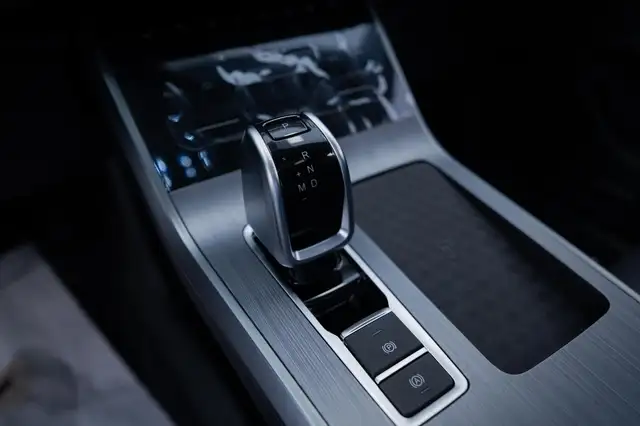 DR Automobiles DR5 view 11
