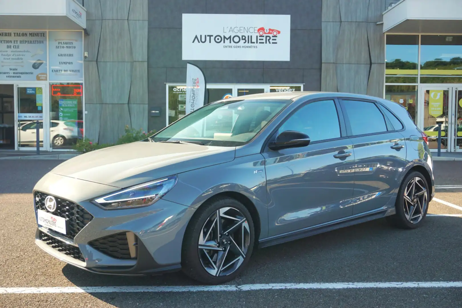 Hyundai i30 1.5 T-GDi 140 BVM6 Hybrid 48V N Line Gris - 1