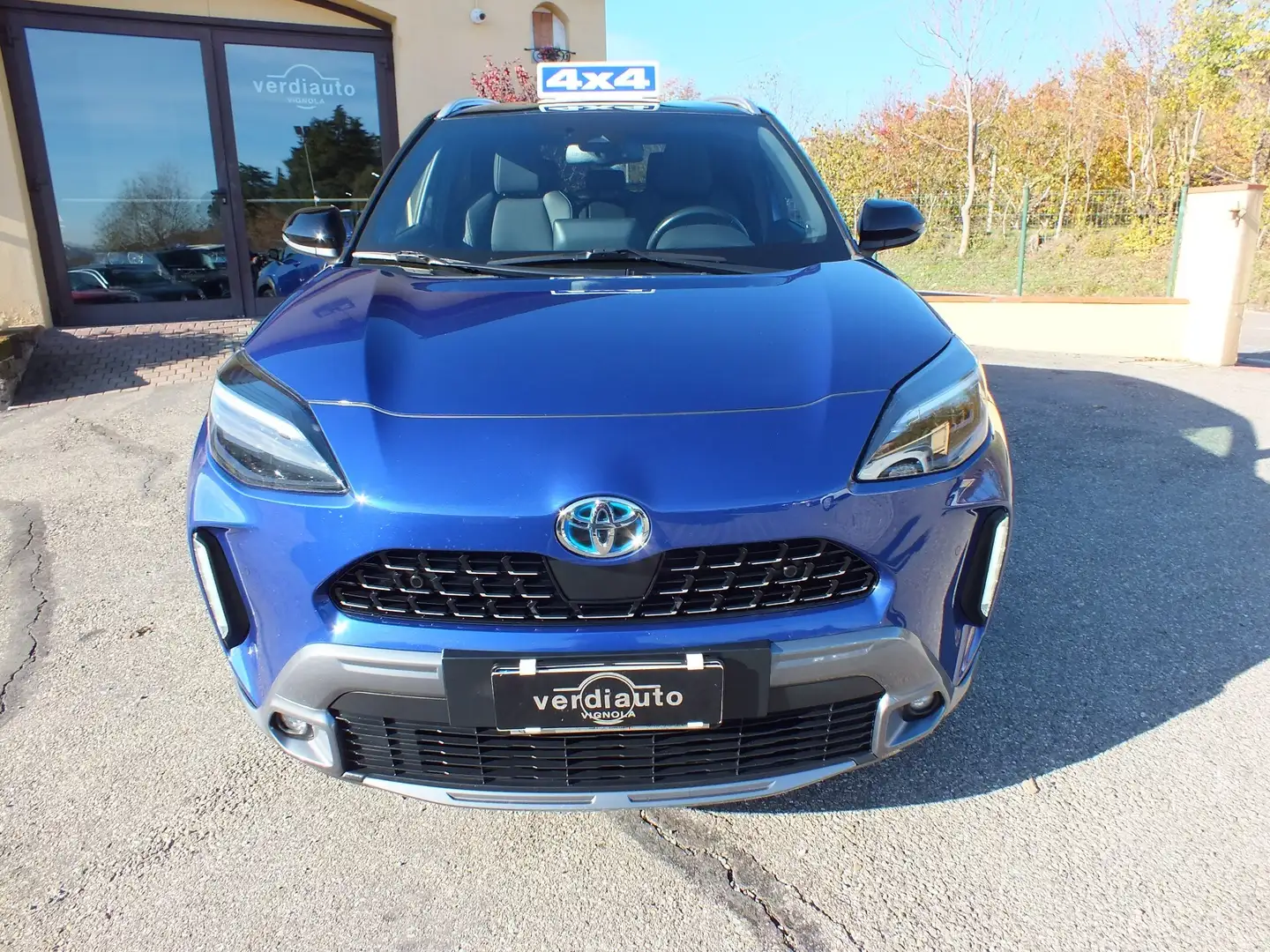 Toyota Yaris Cross .5 HYBRID E-CVT AX4-i ADVENTURE AUTOCARRO N1+IVA Blau - 2