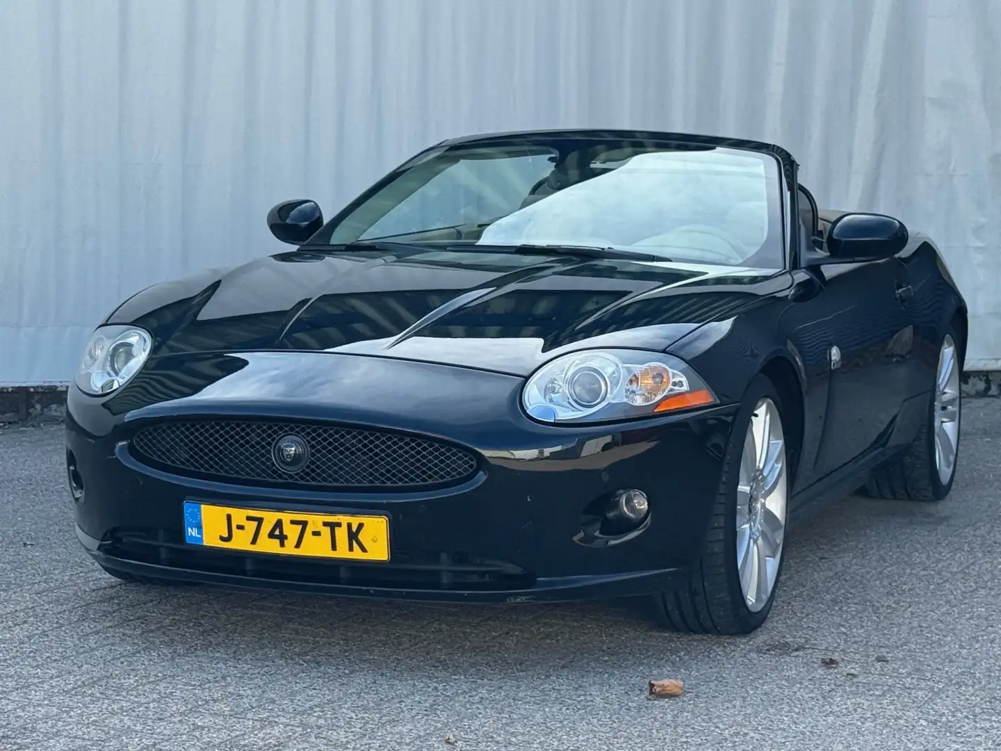 Jaguar XK 4.2 V8 Convertible Zwart - 2