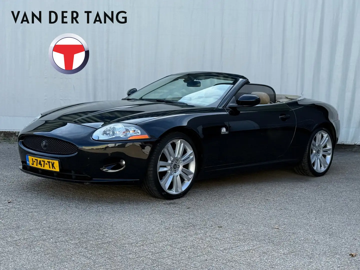 Jaguar XK 4.2 V8 Convertible Zwart - 1