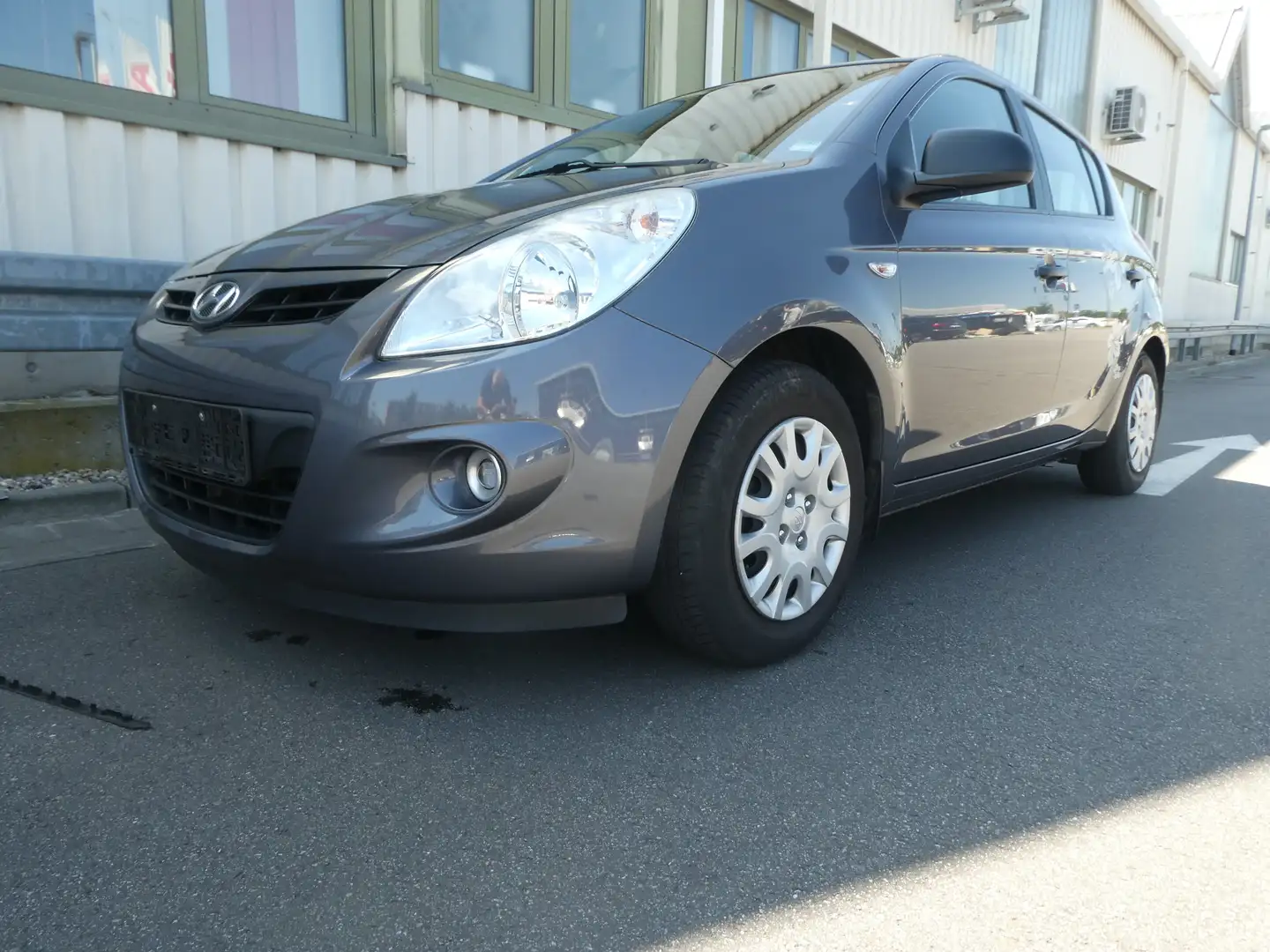 Hyundai i20 TÜV 04/2027**Automatic*Garantie*1.Hand*8-fach Gris - 1