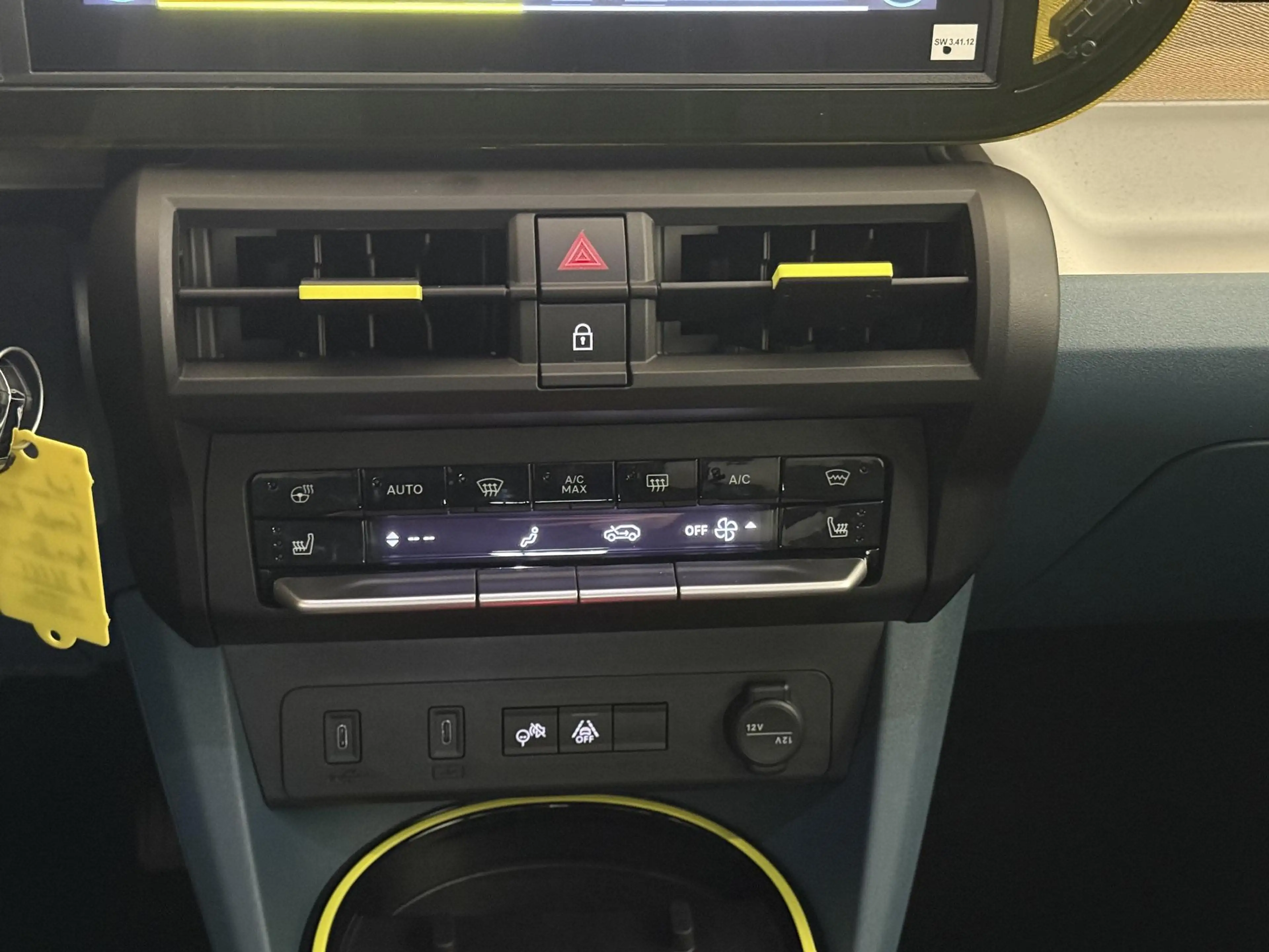Fiat Grande Panda La Prima HYBRID 1.2 eDCT 81 kW (110 PS) Klimaau... — photo 12