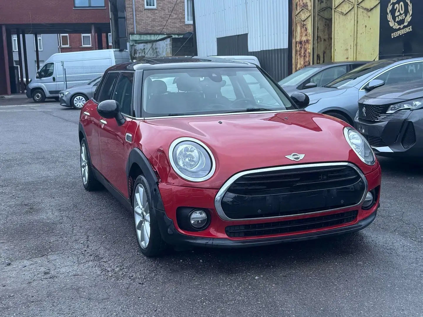MINI Cooper Clubman 1.5i/FULLOPTIONS/CAMERA/NAVI/NEW MODELS/1PROP CARN Rouge - 2