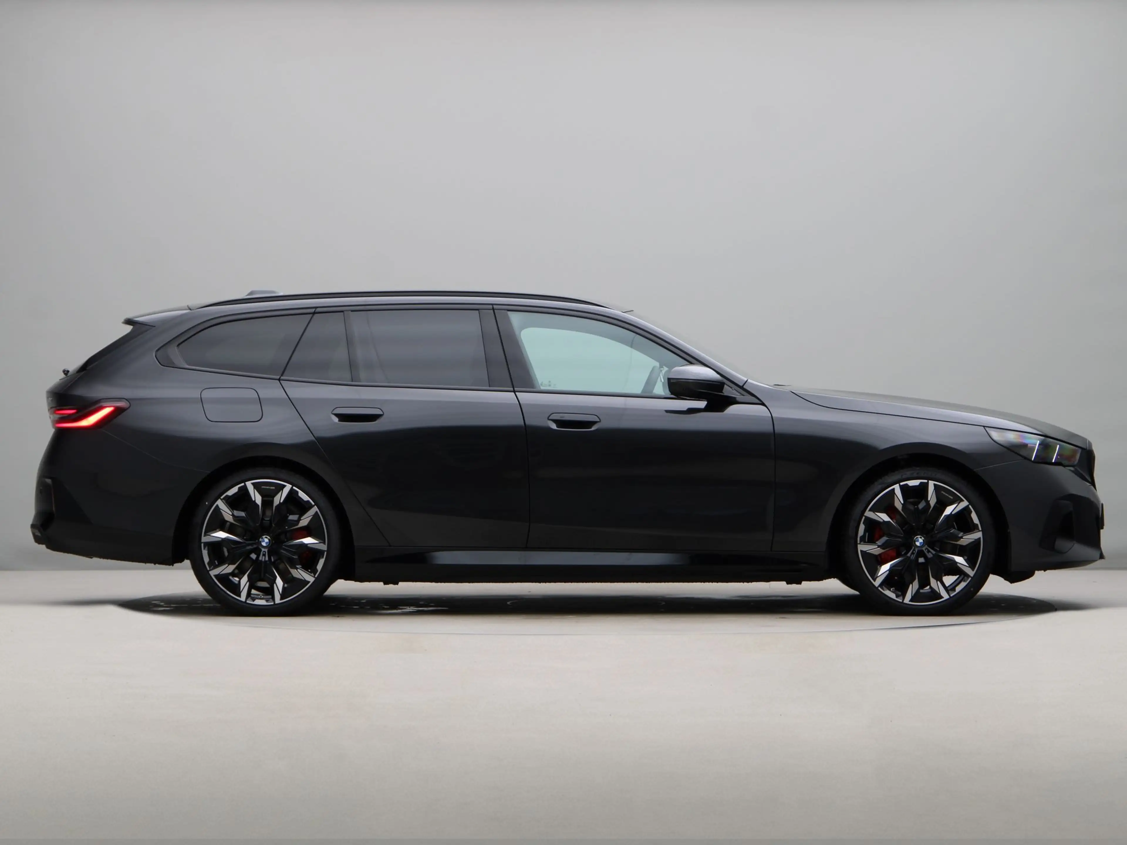 BMW 550 5 serie Touring 550e xDrive — photo 8