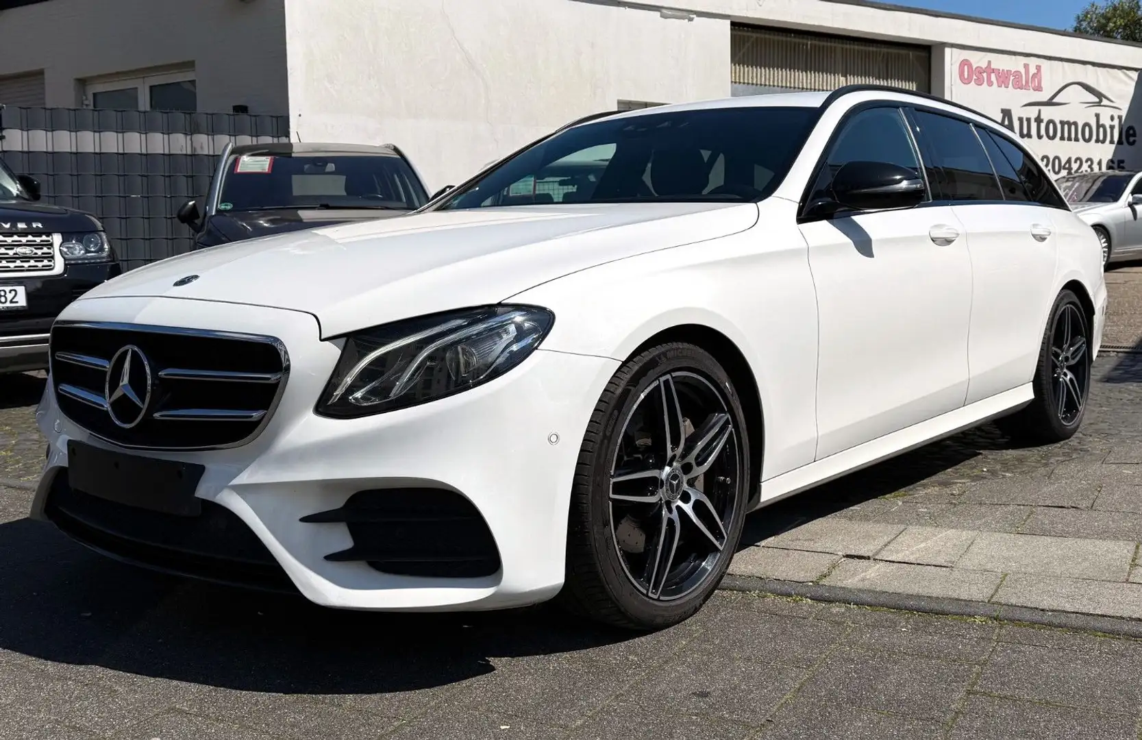 Mercedes-Benz E 220 D T-Modell AMG Sport  Widescreen Kamera Weiß - 2