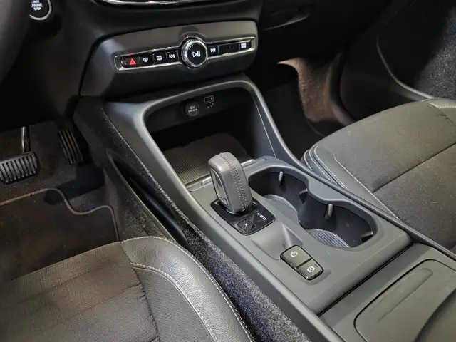Volvo XC40 view 12