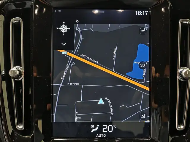 Volvo XC40 view 14