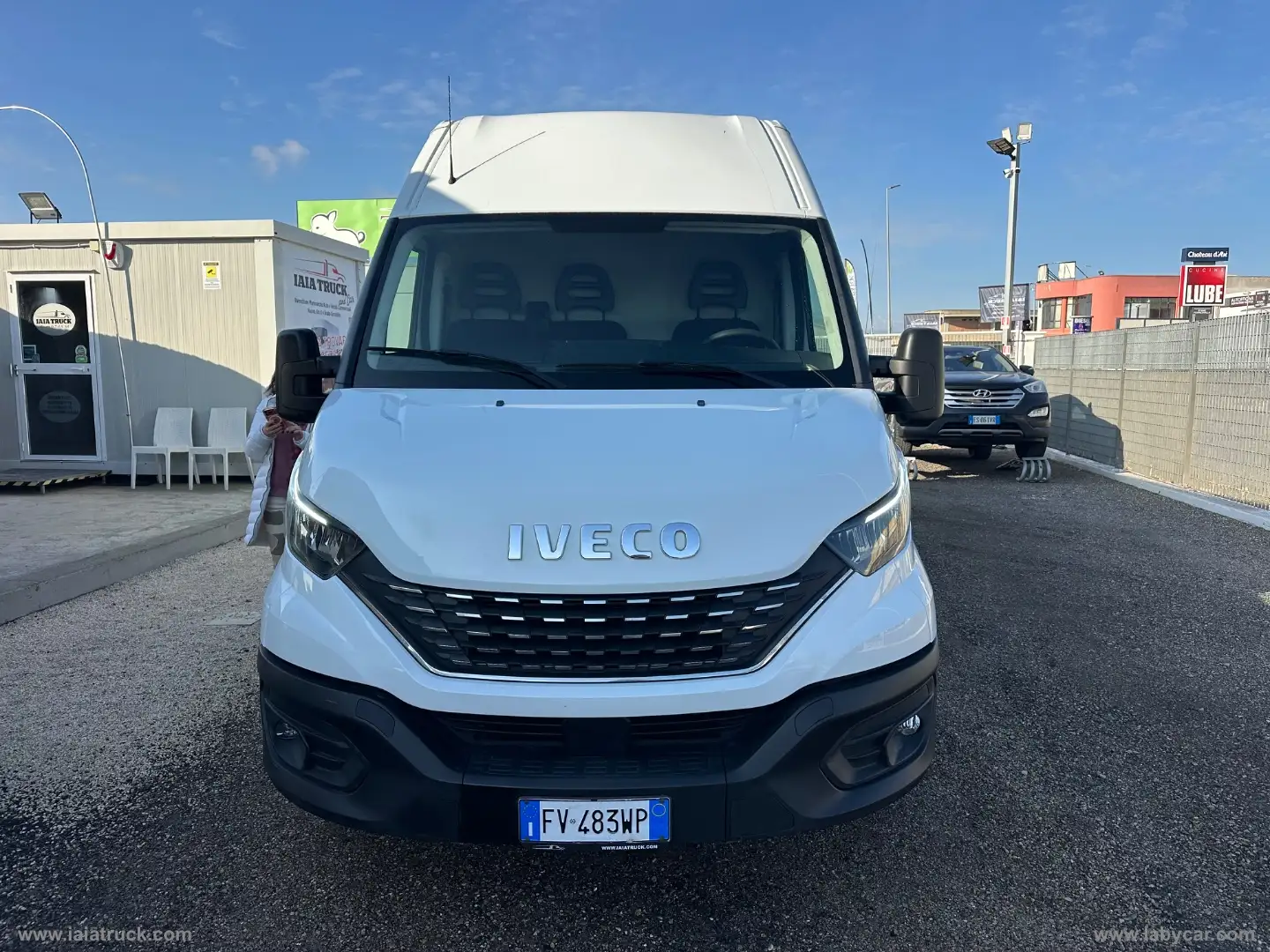 Iveco Daily 33S14S 2.3FURGONE MAXI VOLUME HI-MATIC - 2