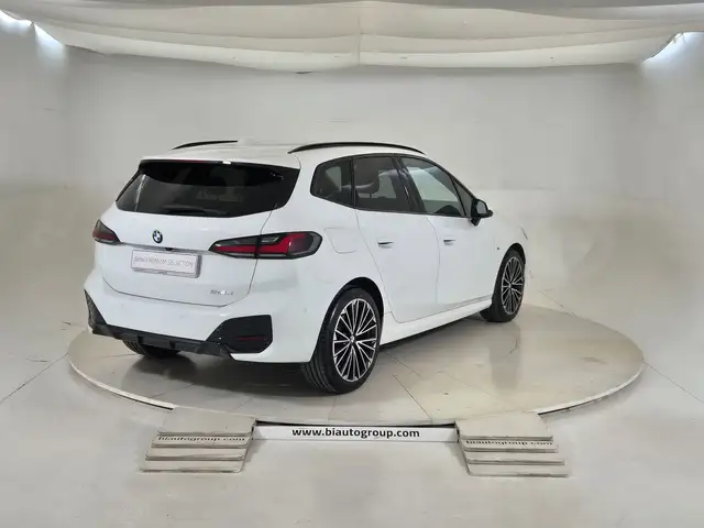 BMW 2 Series view 5