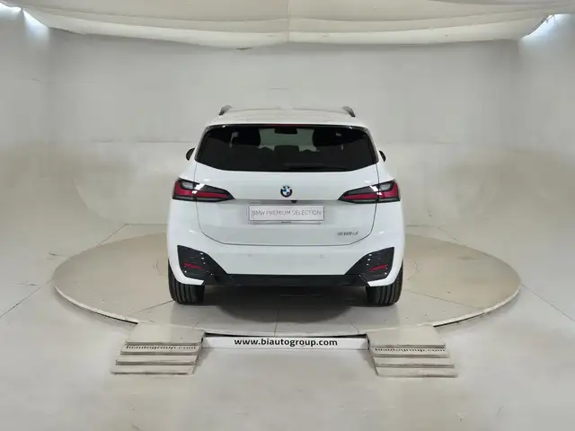 BMW 2 Series view 4