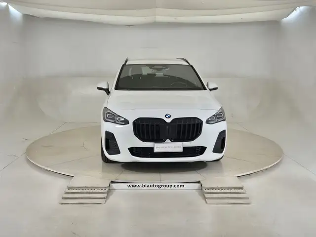 BMW 2 Series view 3