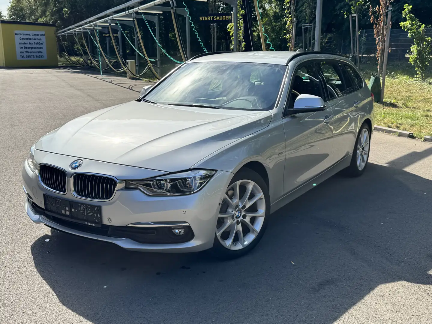 BMW 318 318d Touring Luxury Line Aut. - 2