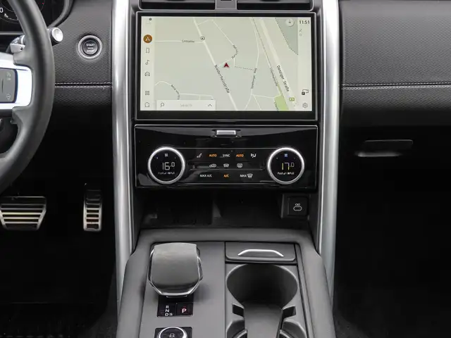 Land Rover Discovery view 13