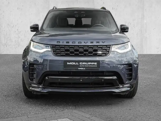 Land Rover Discovery view 3