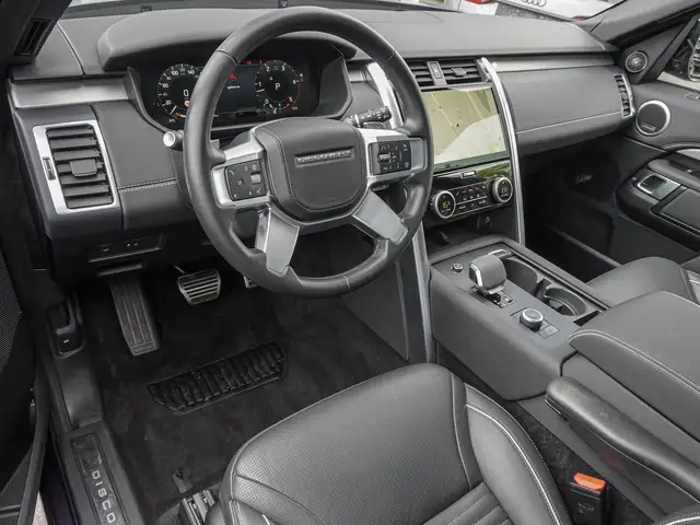 Land Rover Discovery view 10