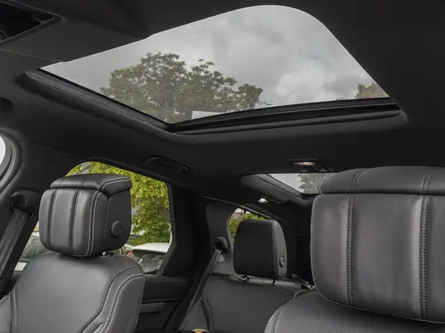 Land Rover Discovery view 8
