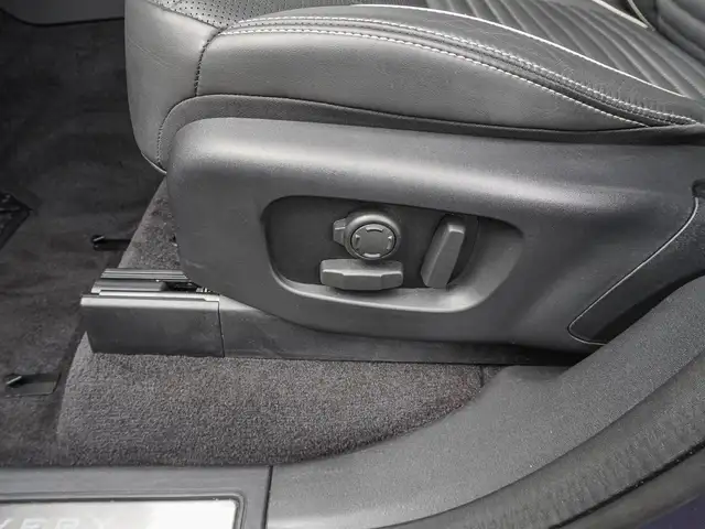 Land Rover Discovery view 15