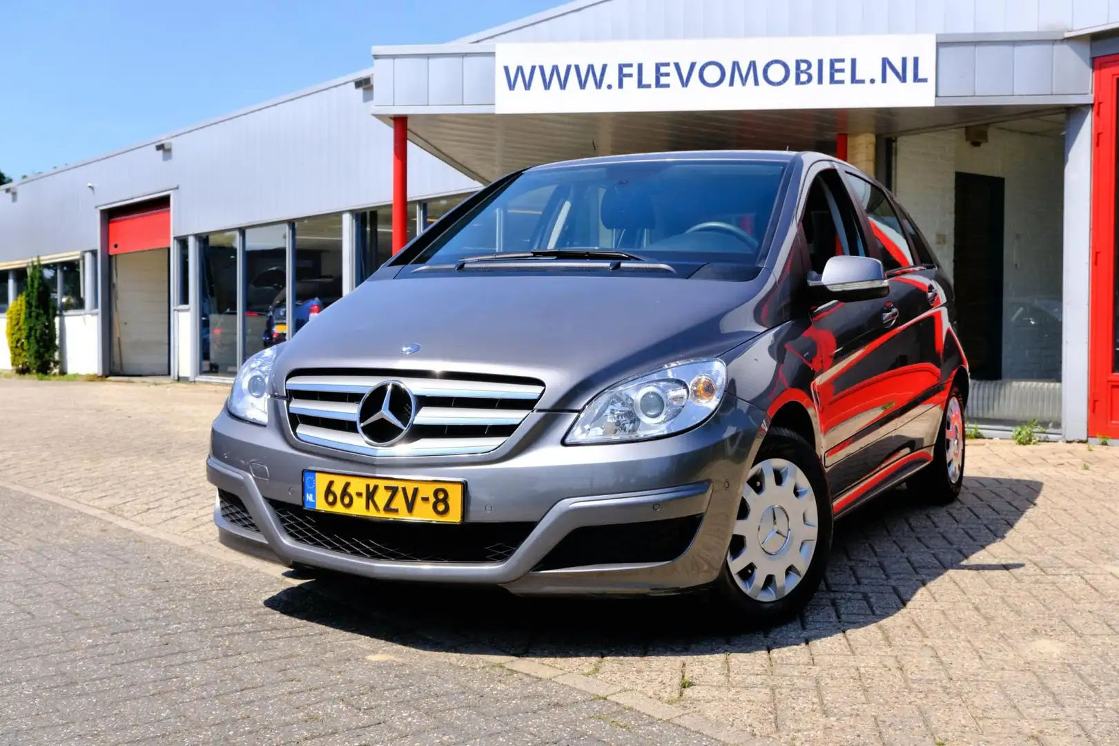 Mercedes-Benz B 180 Business Class Aut. Airco|Navi|PDC|Cruise Grijs - 1