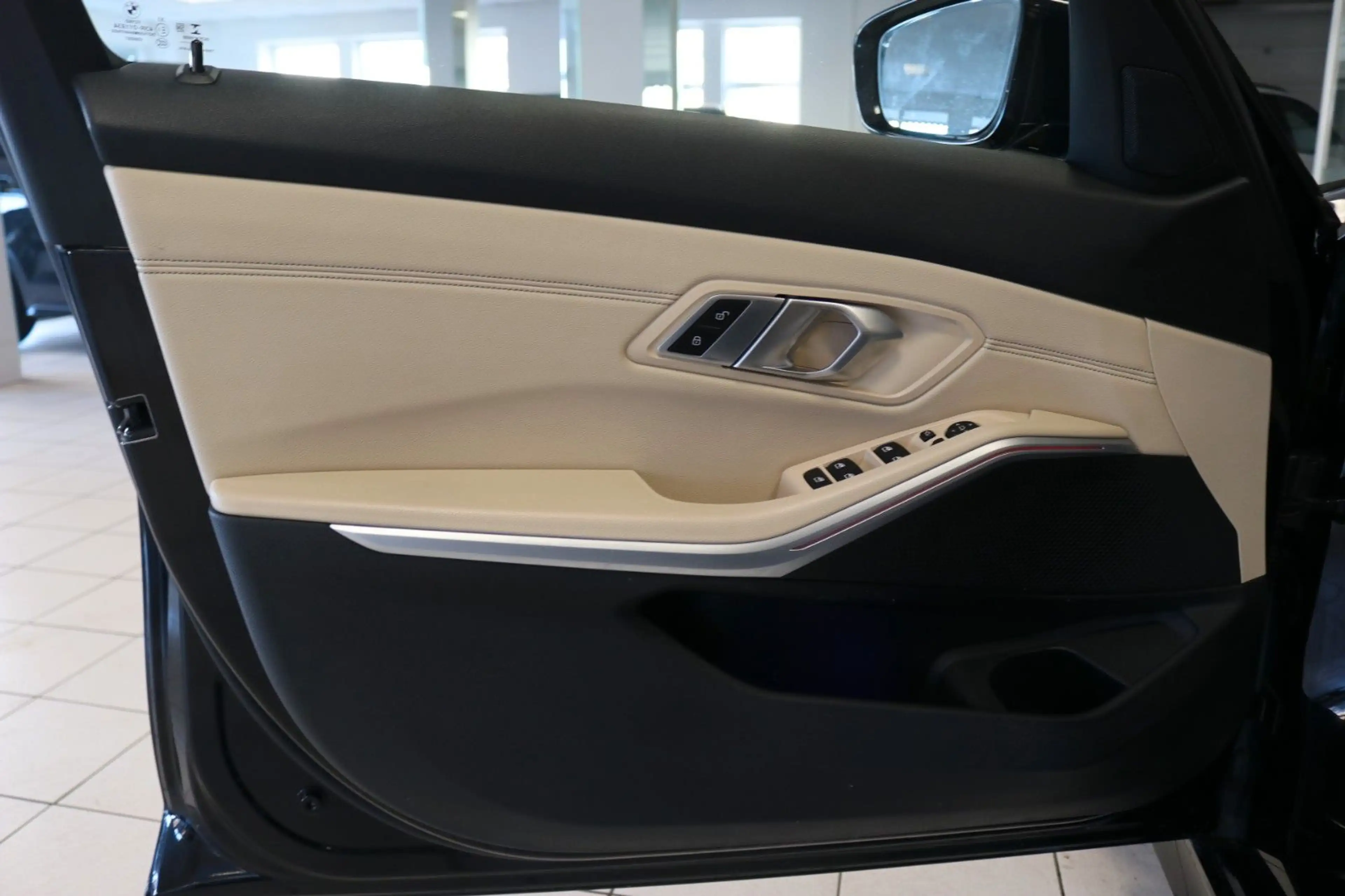 BMW 320 Limousine Luxury Line Sitzheizung Kamera PDC — photo 10
