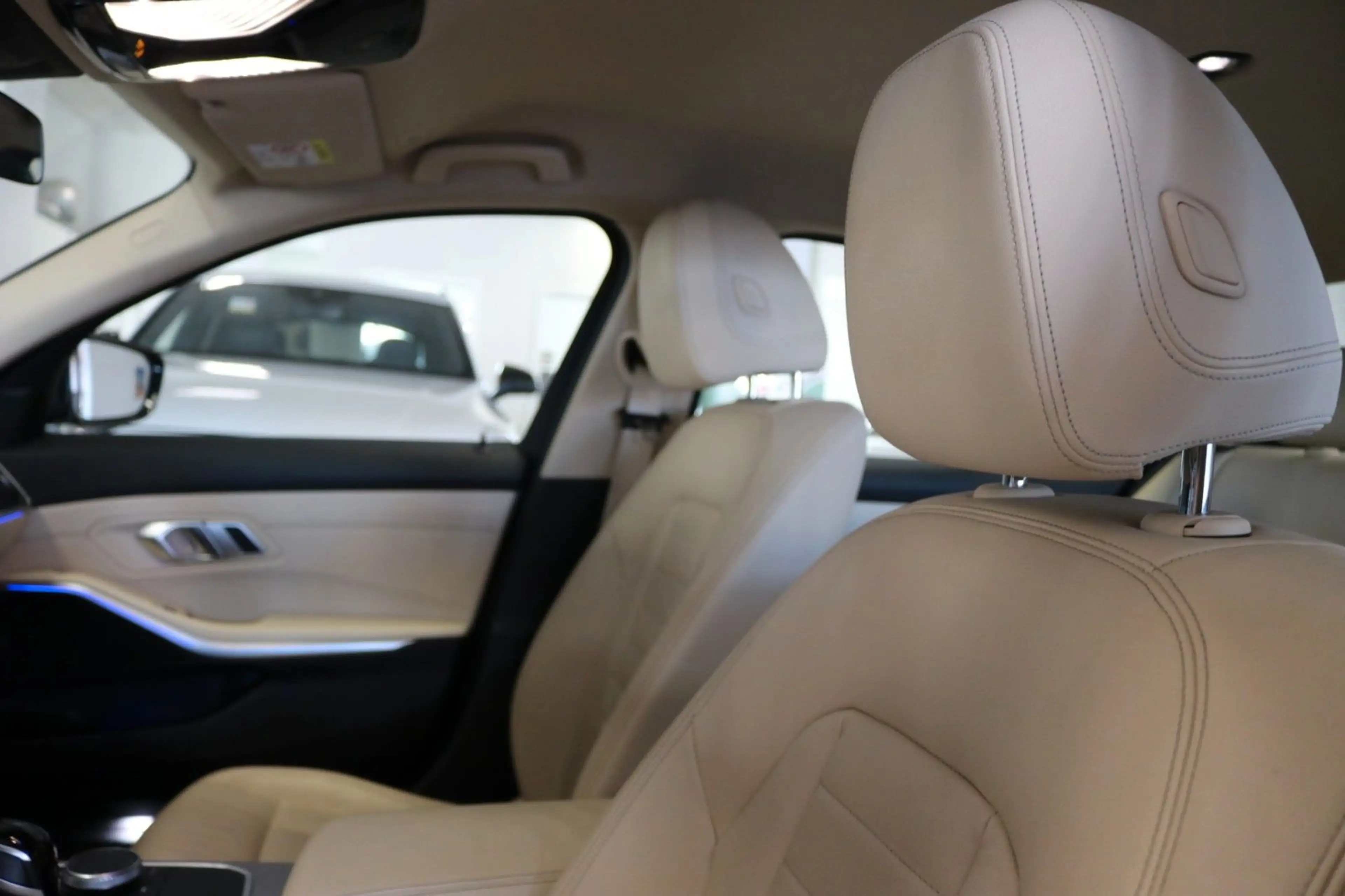 BMW 320 Limousine Luxury Line Sitzheizung Kamera PDC — photo 12