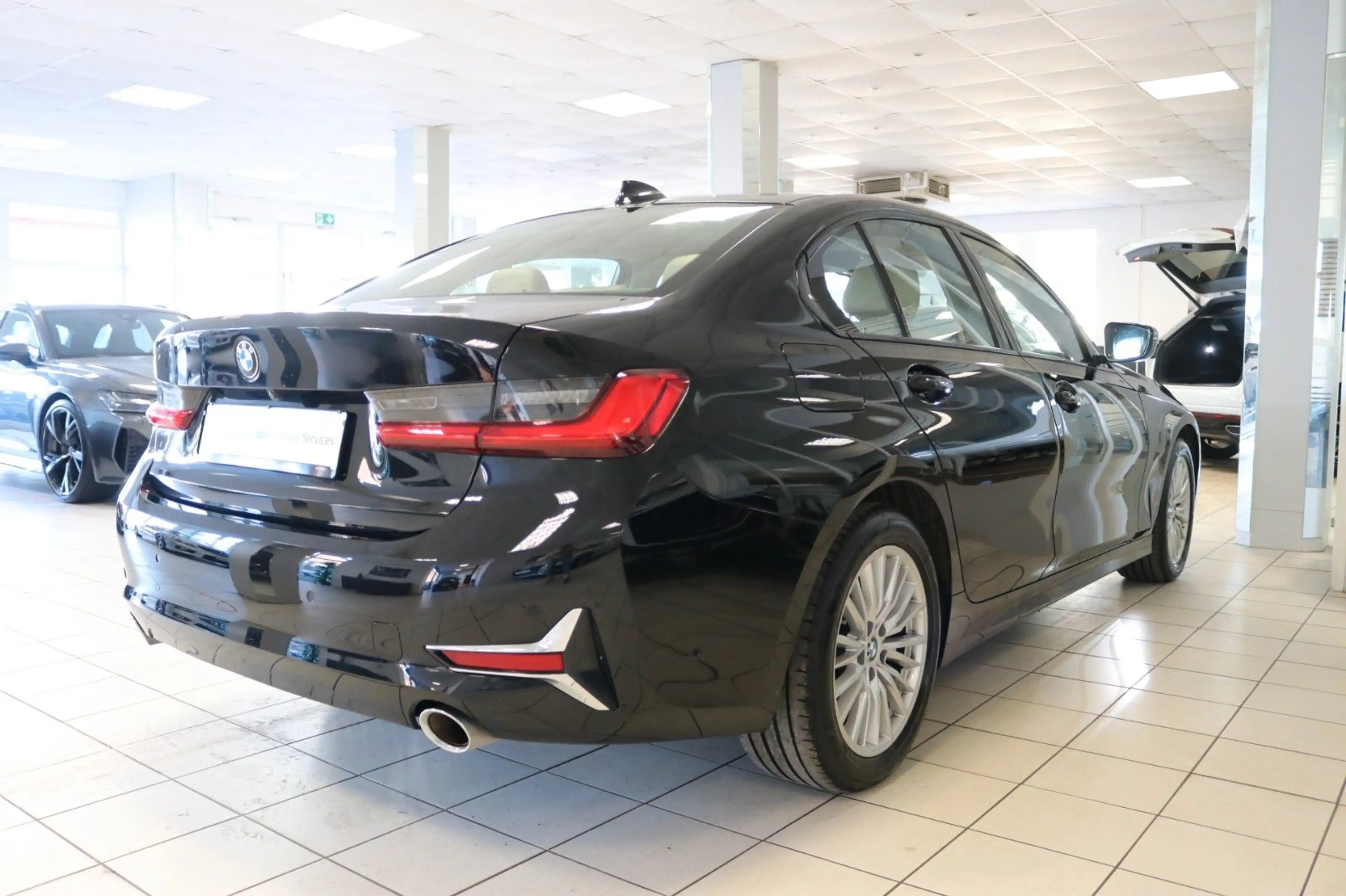 BMW 320 Limousine Luxury Line Sitzheizung Kamera PDC — photo 8