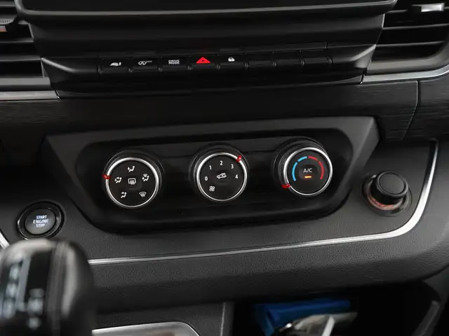 Renault Trafic view 11