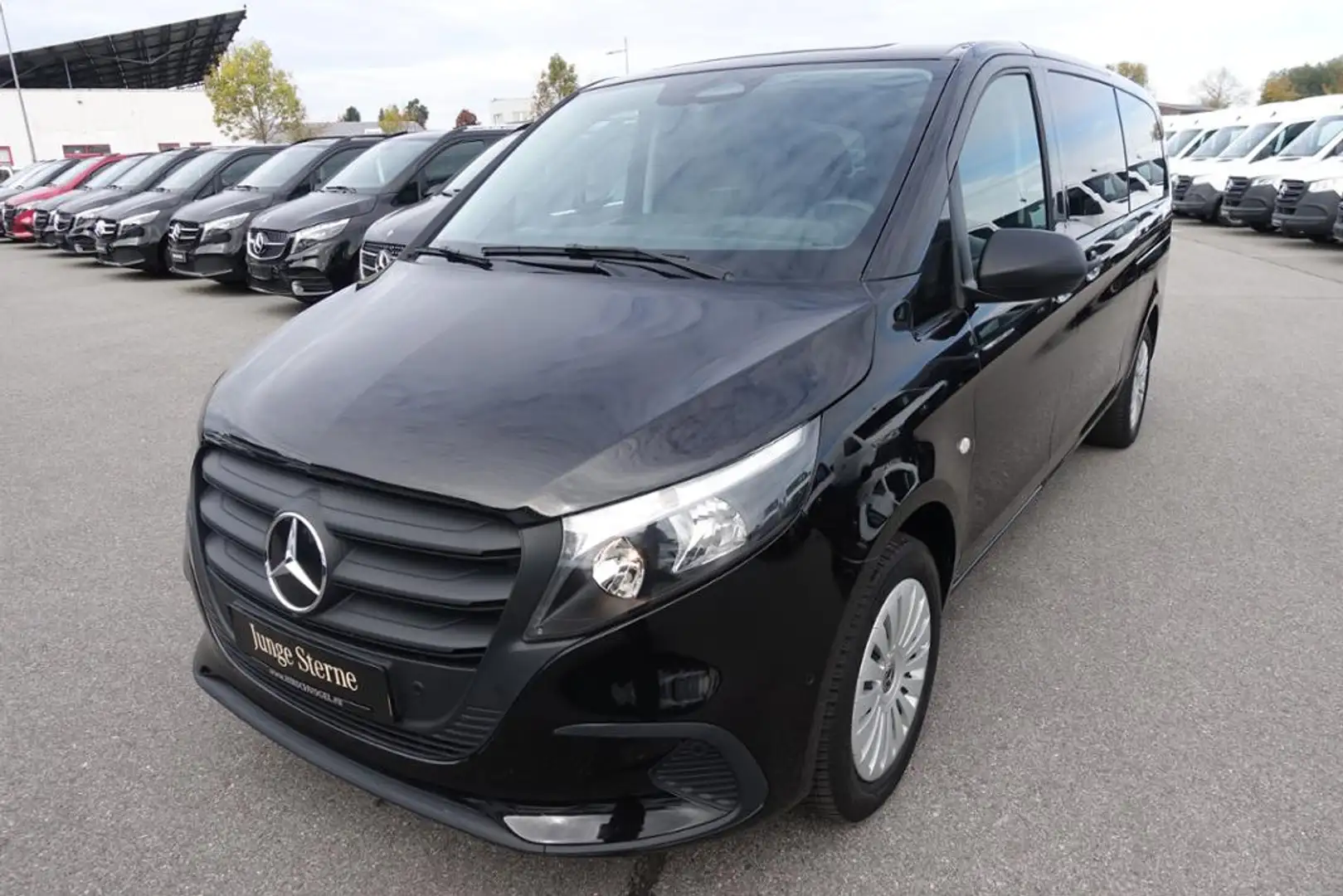 Mercedes-Benz Vito 116 CDI Tourer  XXL MOPF MBUX+AHK+2xTüre Schwarz - 2