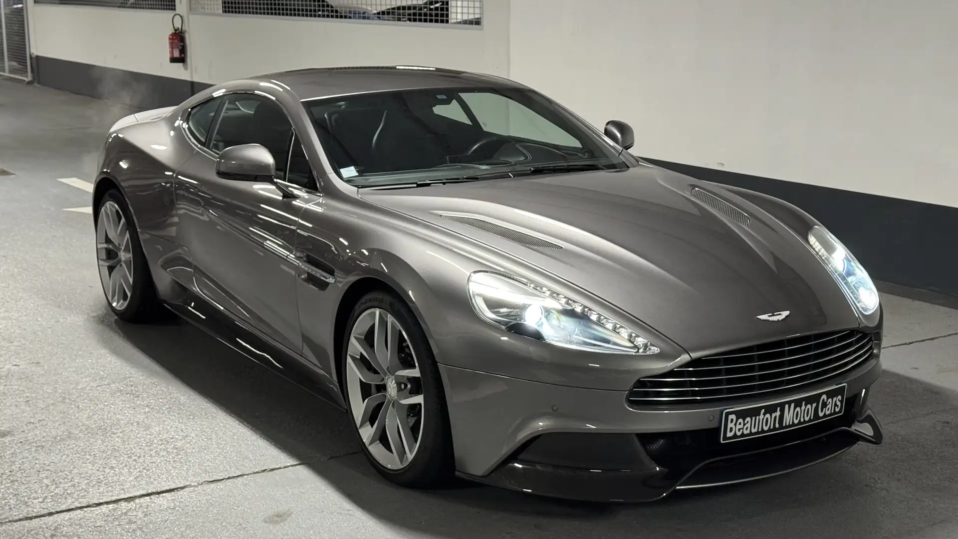 Aston Martin Vanquish Vanquish 5.9i V12 Touchtronic Silber - 1