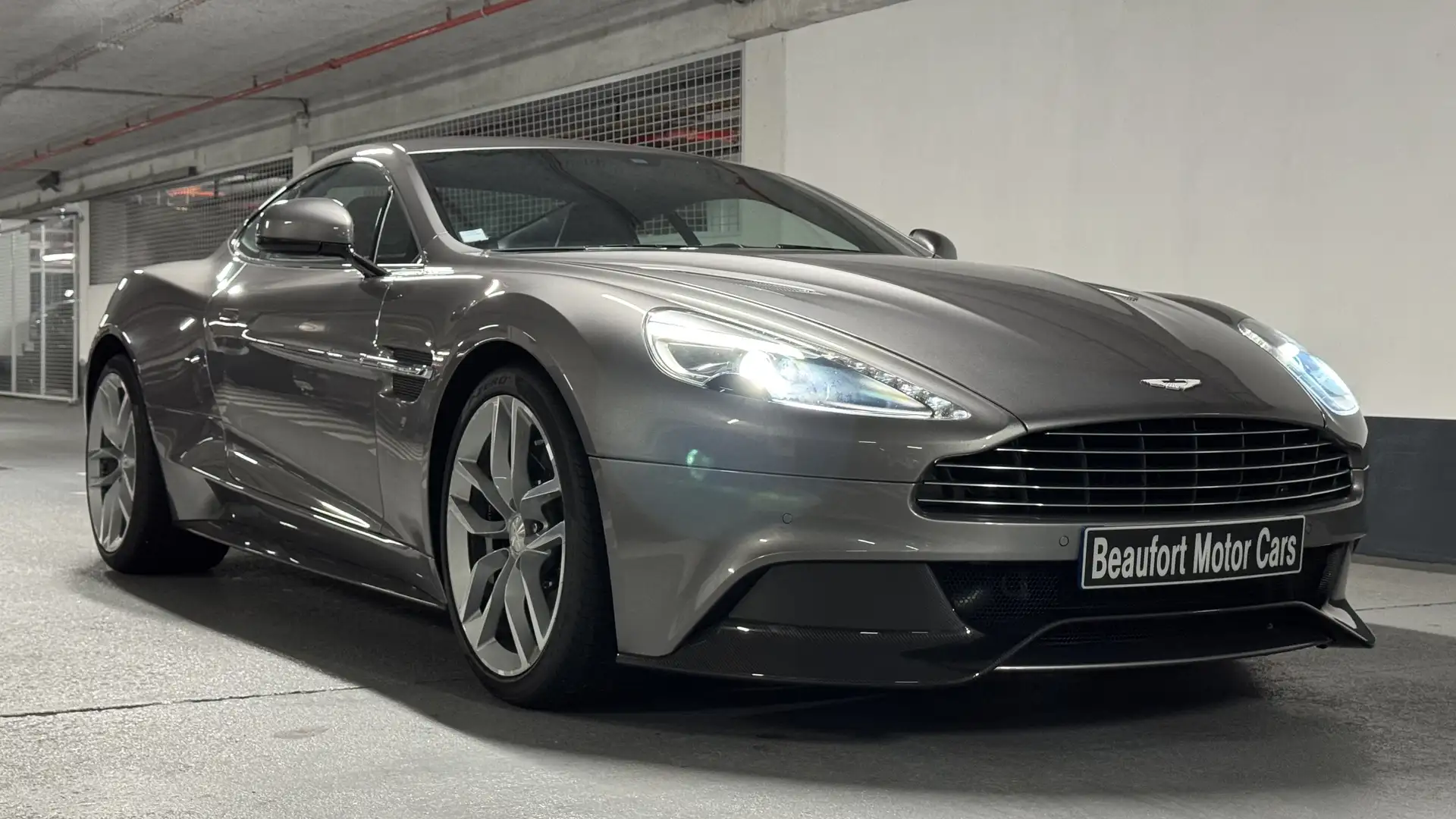 Aston Martin Vanquish Vanquish 5.9i V12 Touchtronic Silber - 2